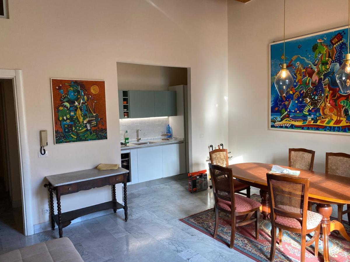 Renovated With 3 Bedrooms In An Historic Palazzo Between Port And Old Town Apartment