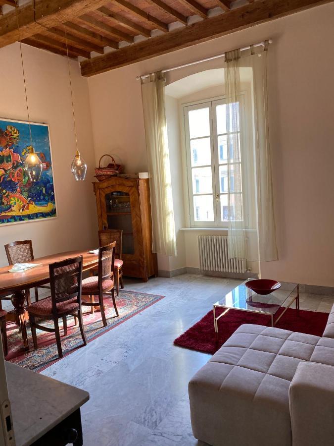 Renovated With 3 Bedrooms In An Historic Palazzo Between Port And Old Town Apartment *