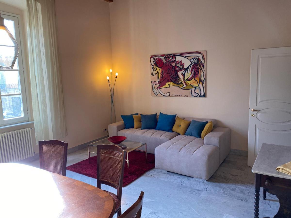 Renovated With 3 Bedrooms In An Historic Palazzo Between Port And Old Town Livorno