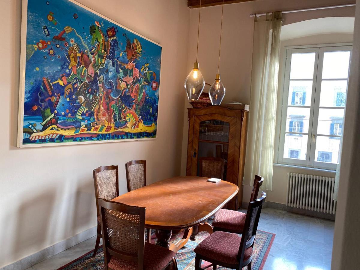 Apartment Renovated With 3 Bedrooms In An Historic Palazzo Between Port And Old Town