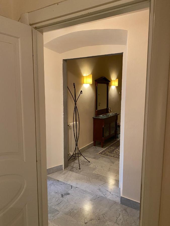 Apartment Renovated With 3 Bedrooms In An Historic Palazzo Between Port And Old Town *