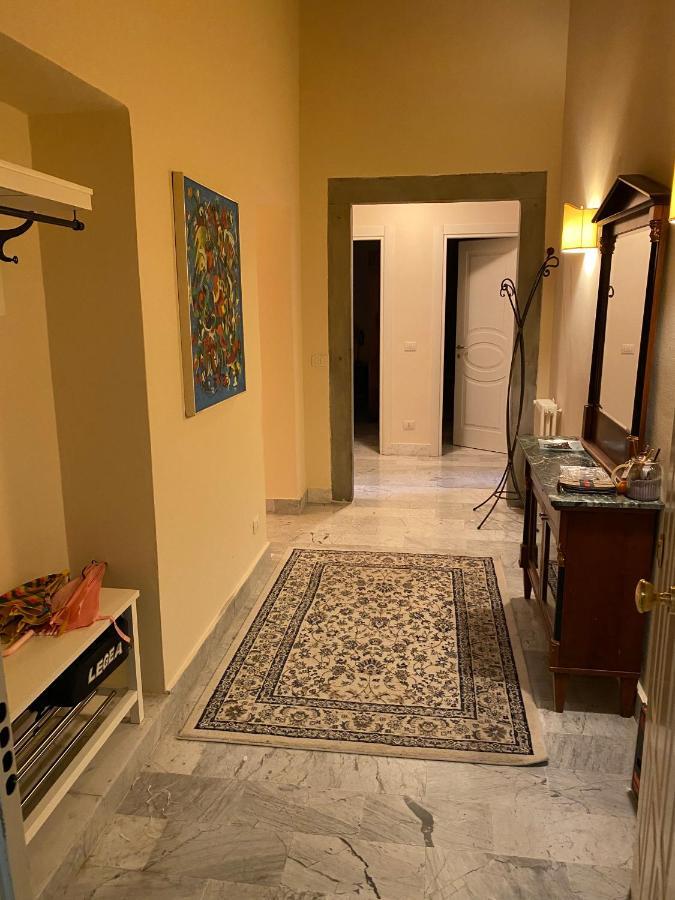 Apartment Renovated With 3 Bedrooms In An Historic Palazzo Between Port And Old Town