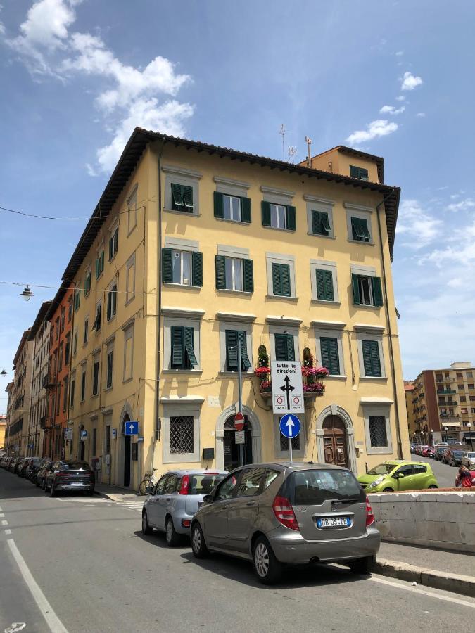 Apartment Renovated With 3 Bedrooms In An Historic Palazzo Between Port And Old Town Livorno