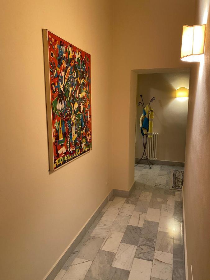 Renovated With 3 Bedrooms In An Historic Palazzo Between Port And Old Town *