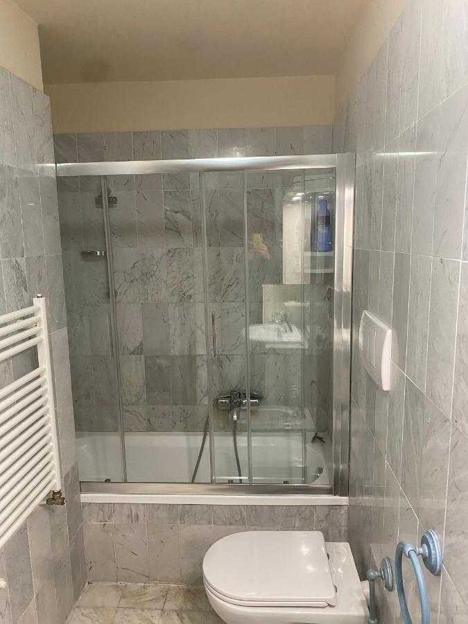 Renovated With 3 Bedrooms In An Historic Palazzo Between Port And Old Town Apartment *