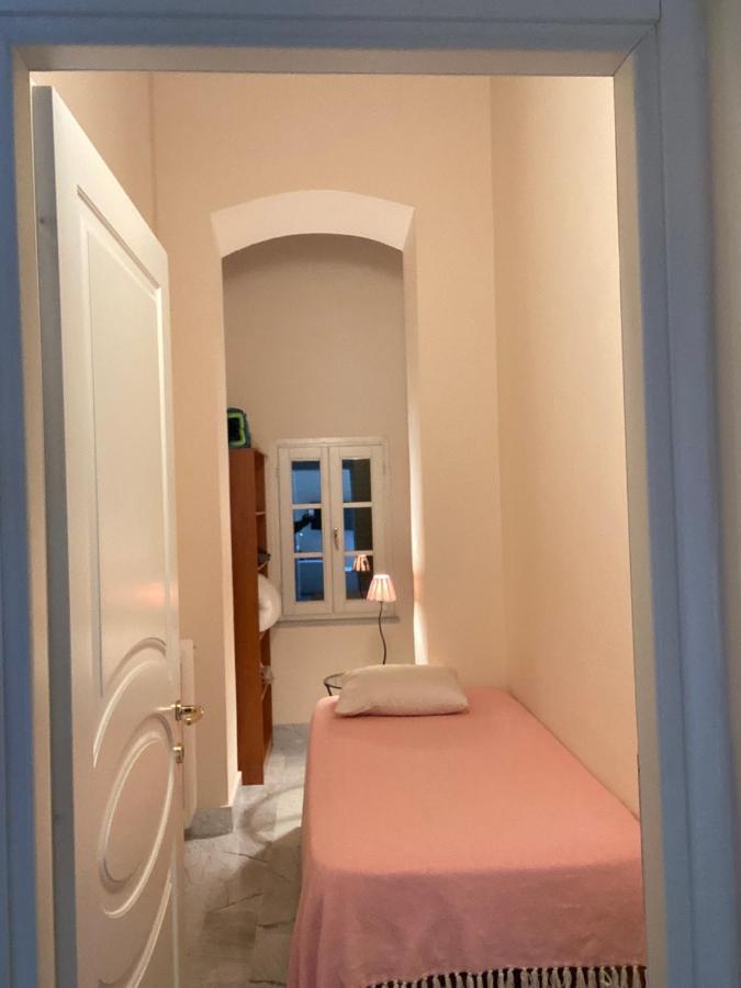 Renovated With 3 Bedrooms In An Historic Palazzo Between Port And Old Town * Livorno