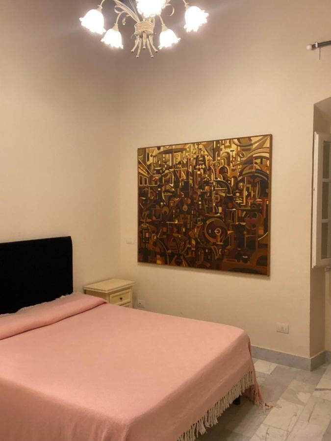 Renovated With 3 Bedrooms In An Historic Palazzo Between Port And Old Town Apartment