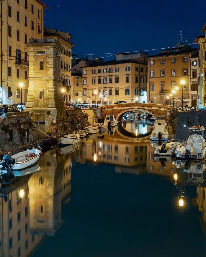 Renovated With 3 Bedrooms In An Historic Palazzo Between Port And Old Town Apartment Livorno