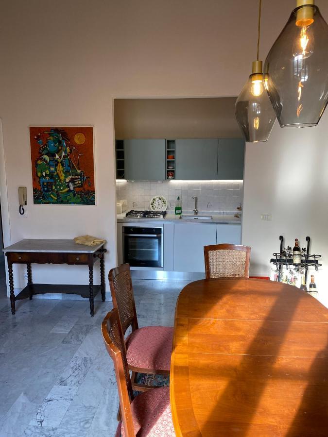 Renovated With 3 Bedrooms In An Historic Palazzo Between Port And Old Town
