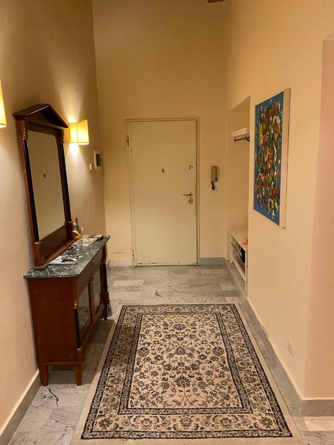 Apartamento Renovated With 3 Bedrooms In An Historic Palazzo Between Port And Old Town *