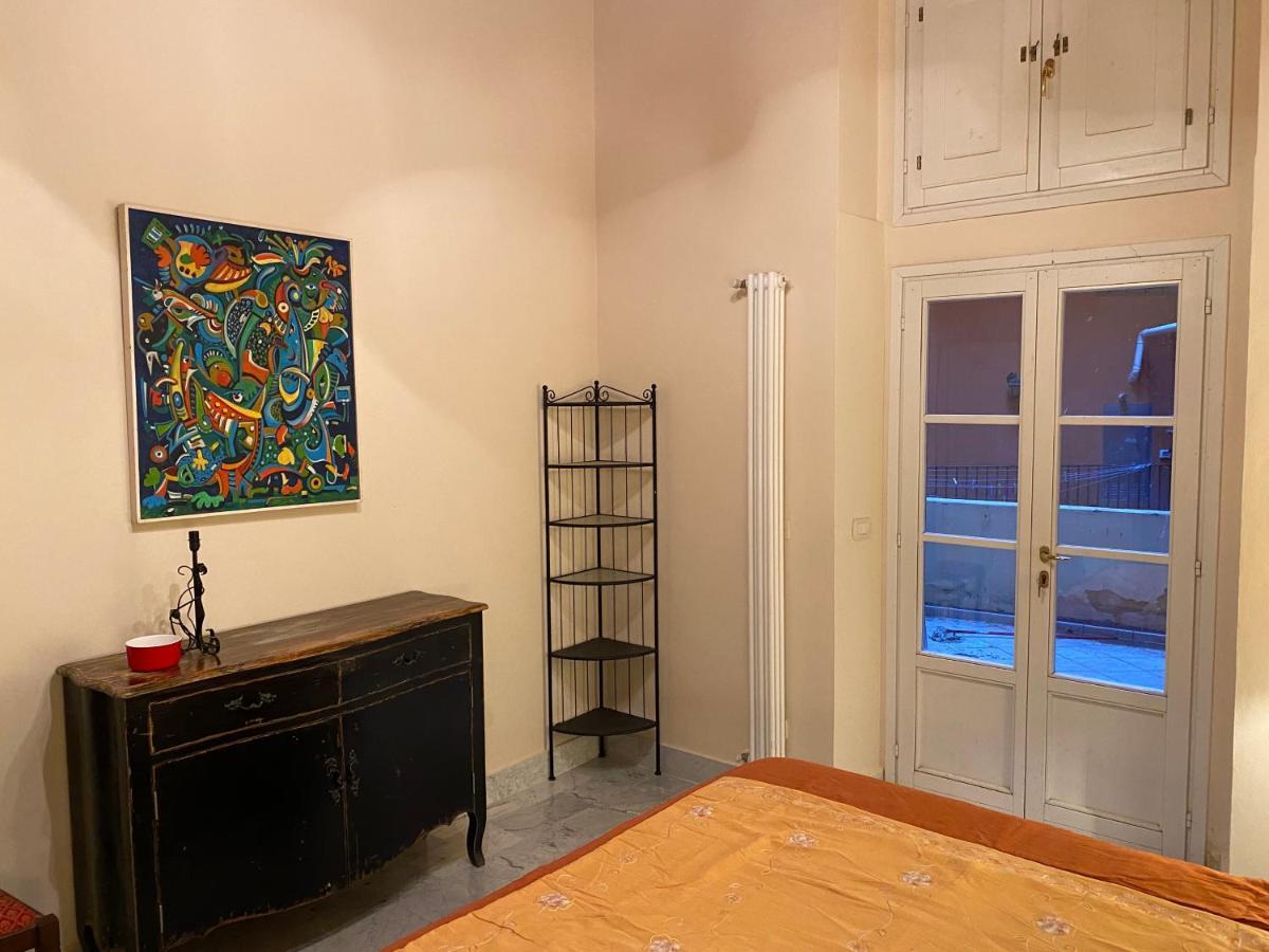 Renovated With 3 Bedrooms In An Historic Palazzo Between Port And Old Town * Livorno
