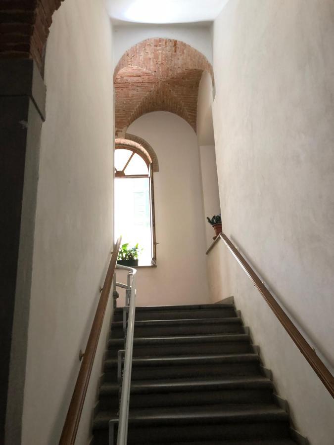 Apartamento Renovated With 3 Bedrooms In An Historic Palazzo Between Port And Old Town *